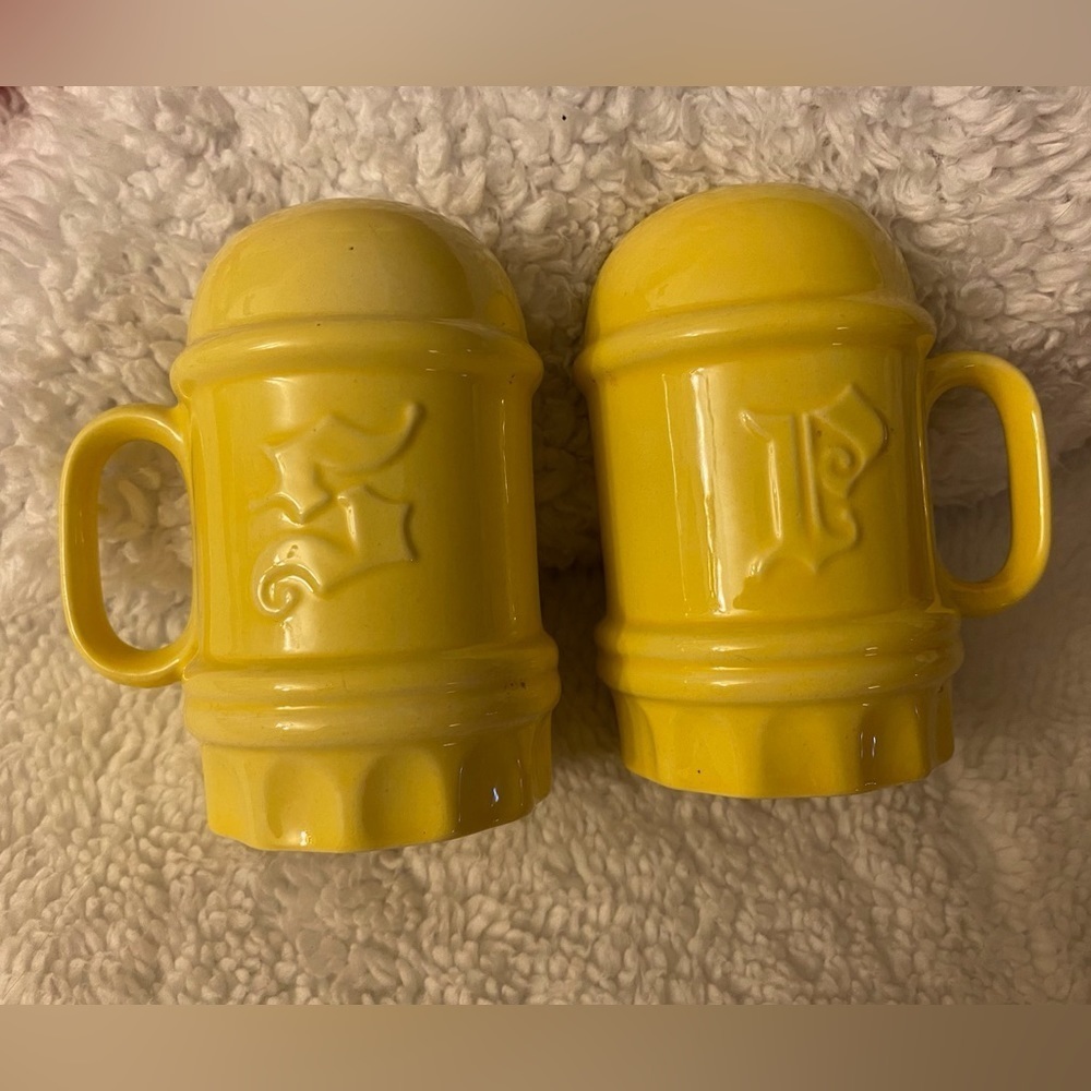 Vintage HOM salt & pepper shakers with rubber stoppers p03